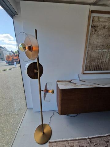 vloer en tafel lamp     BY EVE        aan zware korting beschikbaar voor biedingen