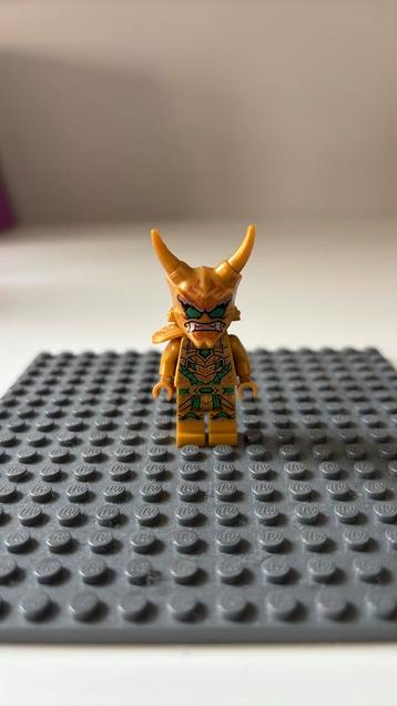 Golden Oni Lloyd minifigure beschikbaar voor biedingen