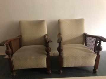 stoelen oud en teak, prachtige stijl beschikbaar voor biedingen
