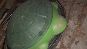 Zandbak/ zwembadje schildpad beschikbaar voor biedingen