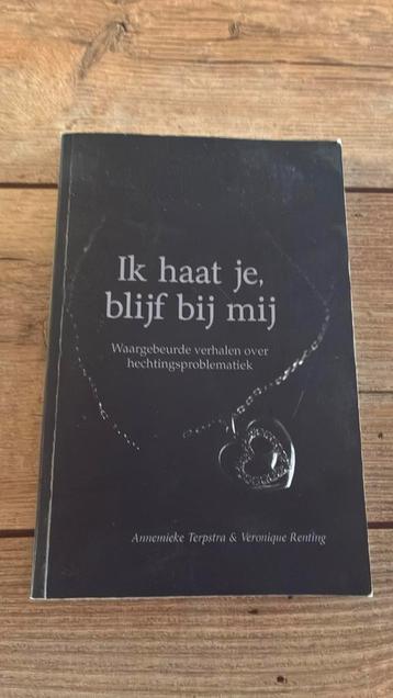 Ik haat je, blijf bij mij beschikbaar voor biedingen