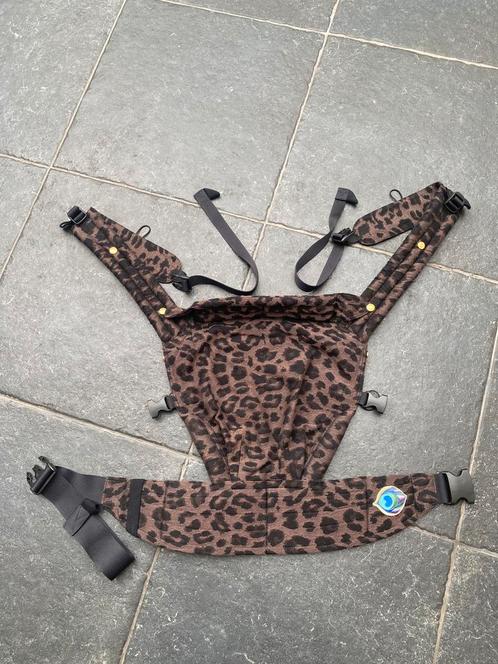 Artipoppe zeitgeist leopard, Kinderen en Baby's, Babydragers en Draagdoeken, Zo goed als nieuw, Draagzak, Ophalen of Verzenden
