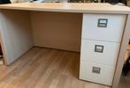 Linea Vroomshoop bureau met 3 lades, Ophalen, Gebruikt