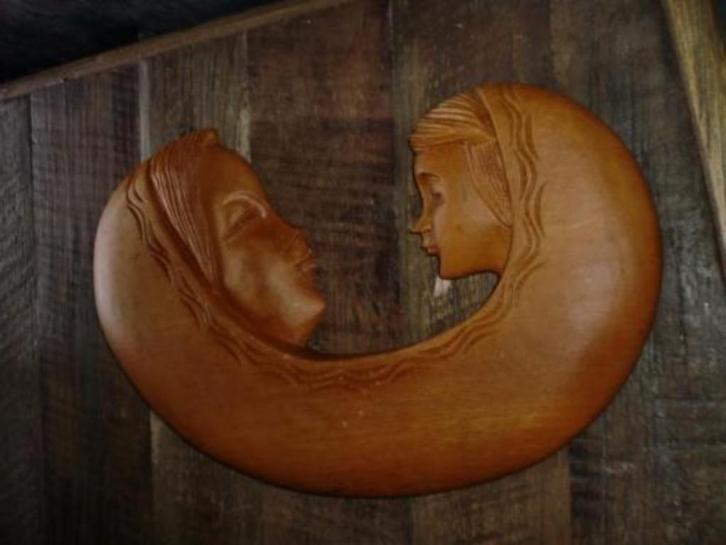 vintage Wanddecoratie van HOUT <> Moeder met Kind <>31x20 cm, Antiek en Kunst, Kunst | Beelden en Houtsnijwerken, Ophalen of Verzenden