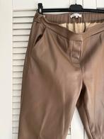 Nukus faux beige taupe bruin  kleuren lerenbroek, Kleding | Dames, Broeken en Pantalons, Beige, Maat 42/44 (L), Ophalen of Verzenden