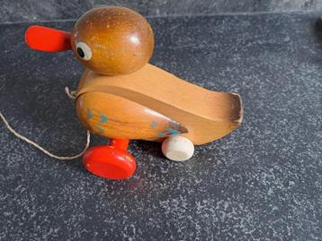 Houten beesten beschikbaar voor biedingen