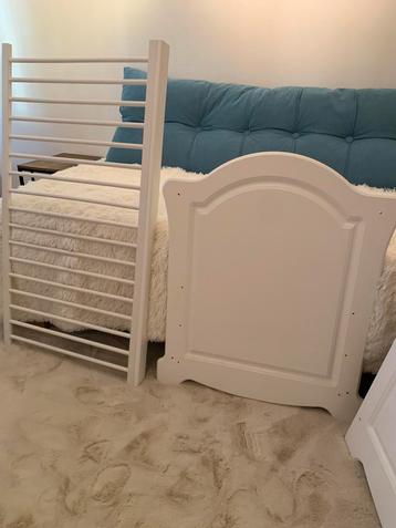 Ledikant (wit) + gratis wit vitrage beschikbaar voor biedingen