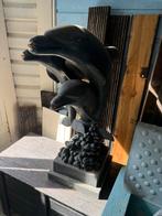 Dolfijn ornament met fontein functie, Tuin en Terras, Waterpartijen en Fonteinen, Ophalen of Verzenden, Gebruikt, Kunststof, Waterval