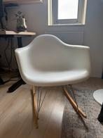 Witte designlook schommelstoel met houten poten, Ophalen, Kunststof, Wit, Zo goed als nieuw
