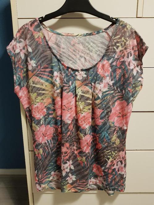 Leuk T-shirt voor dames -- maat 38 / 40 --, Kleding | Dames, T-shirts, Zo goed als nieuw, Maat 38/40 (M), Korte mouw, Ophalen of Verzenden