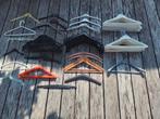KLEDING HANGERS  ZWART / WIT / GEKLEURD / HOUT  VINTAGE, Ophalen of Verzenden, Zo goed als nieuw, Overige materialen, Kinderen en Volwassenen
