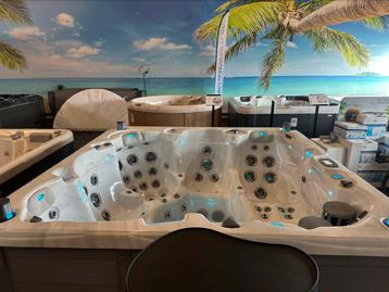 Fox Spa Eternal, meest uitgebreide 5 persoons jacuzzi beschikbaar voor biedingen