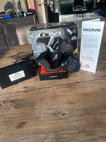 Sony PlayStation The Glove - Compleet! beschikbaar voor biedingen