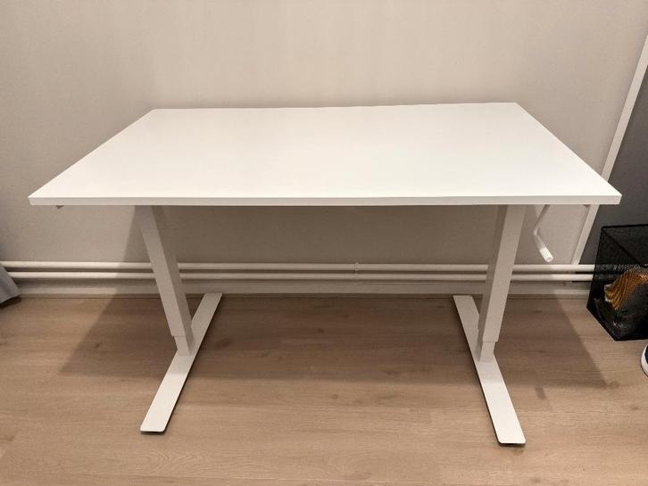 Zit-sta bureau 120x70 - handmatig verstelbaar (IKEA-Trotten), Huis en Inrichting, Bureaus, Zo goed als nieuw, Bureau, In hoogte verstelbaar