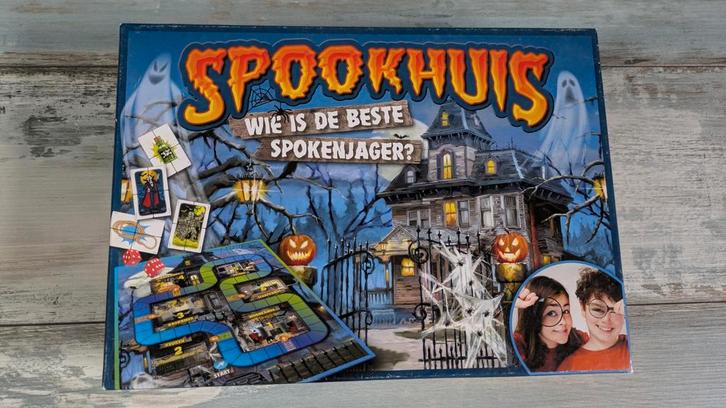 Bordspel Spookhuis - Wie is de beste spokenjager?, Hobby en Vrije tijd, Gezelschapsspellen | Bordspellen, Zo goed als nieuw, Een of twee spelers