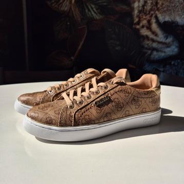 Guess Beckie sneakers maat 38 beschikbaar voor biedingen
