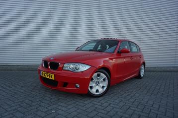 BMW 1-serie 120i Executive AUTOMAAT - Climate / Navi / Pano  beschikbaar voor biedingen