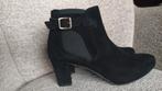 Zwart suède leren enkellaarsje Manfield,maat 39, met hak., Kleding | Dames, Ophalen of Verzenden