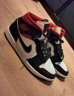 Air Jordan 1 Mid "Black Gym Red
Schoenmaat 41, Kleding | Heren, Schoenen, Ophalen of Verzenden, Zo goed als nieuw