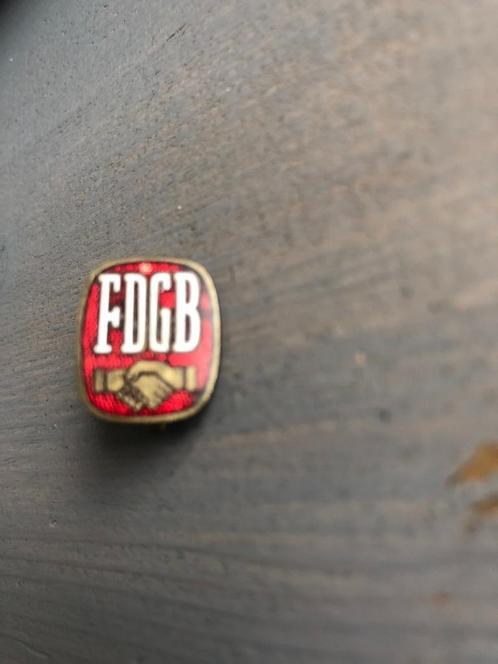 FDGB vakbond uit de voormalige DDR., Verzamelen, Speldjes, Pins en Buttons, Gebruikt, Overige onderwerpen, Verzenden