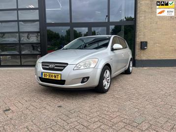 Kia Cee'd 1.6 X-ecutive , Airco, 5 deurs beschikbaar voor biedingen
