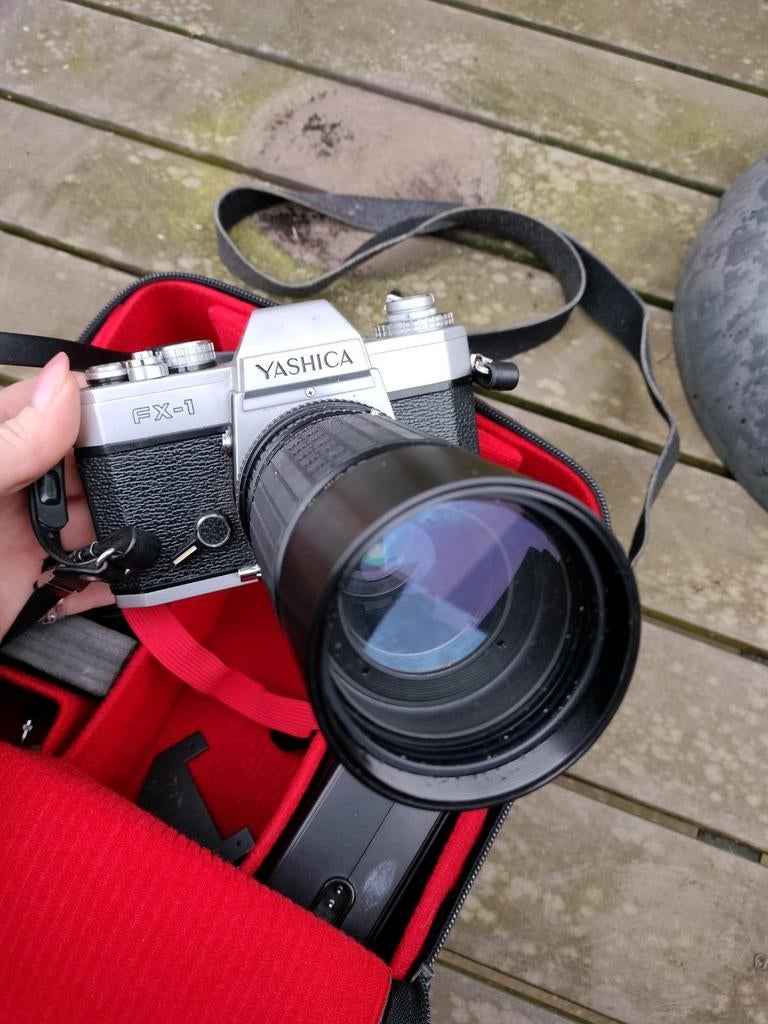 Yashica FX-1 met accessoires - Vintage Spiegelreflexcamera, Audio, Tv en Foto, Fotocamera's Analoog, Ophalen of Verzenden, Gebruikt