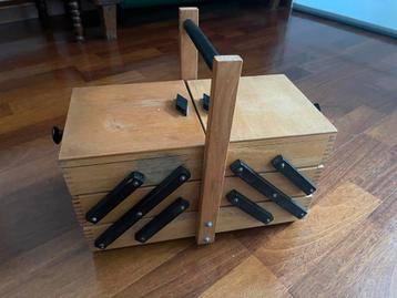 Vintage Harmonica Naaidoos beschikbaar voor biedingen