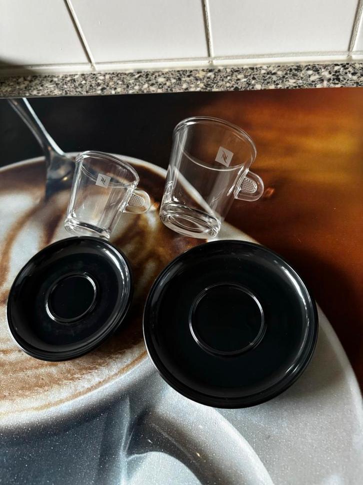Nespresso Kop & Schotel Set - Koffie/Espresso, Huis en Inrichting, Keuken | Servies, Zo goed als nieuw, Kop(pen) en/of Schotel(s)