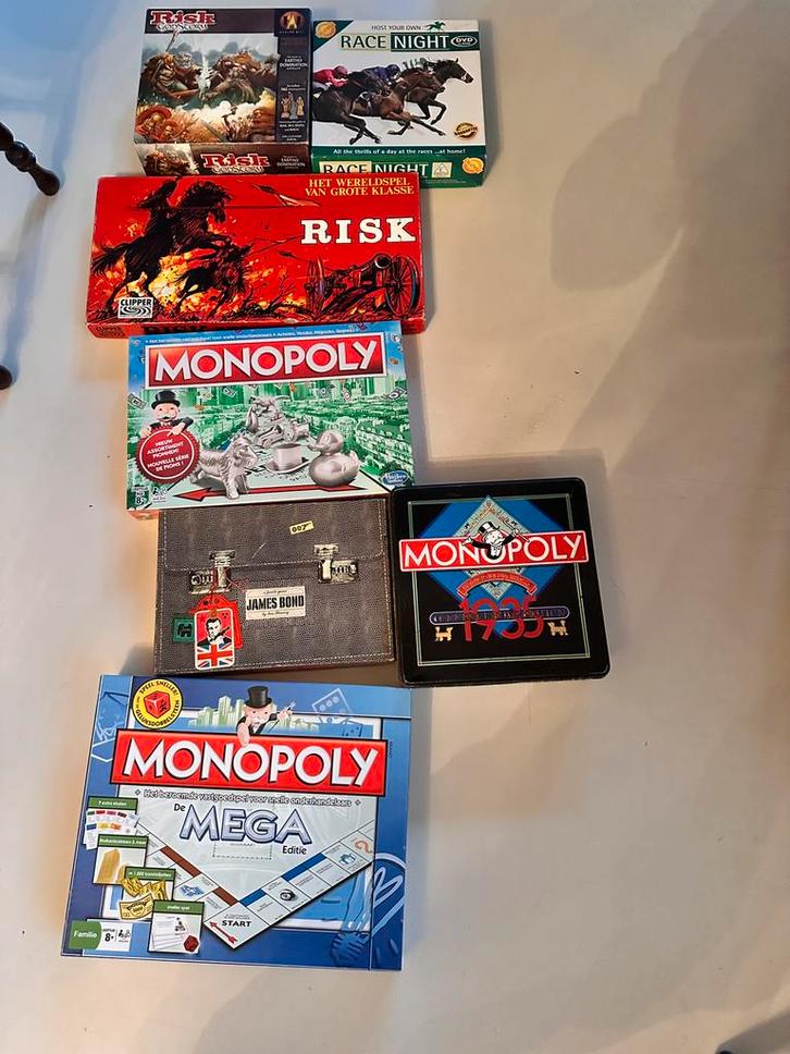 Verzameling bordspellen onder ander monopoly en riskk, Hobby en Vrije tijd, Gezelschapsspellen | Bordspellen, Gebruikt, Ophalen of Verzenden