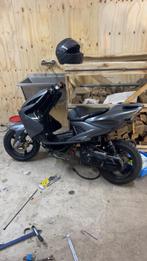 Yamaha aerox 70cc, Fietsen en Brommers, Ophalen, Zo goed als nieuw, Benzine, Aerox