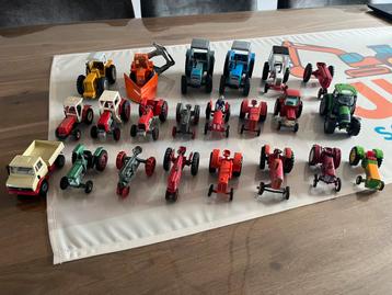 Verzameling tractors divers MF Landini Case Unimog Deutz beschikbaar voor biedingen