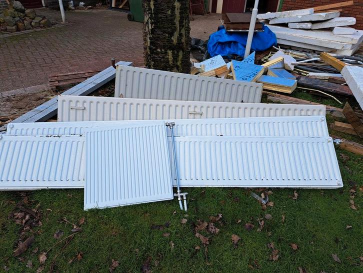 Oud ijzer gevraagd, Doe-het-zelf en Verbouw, Verwarming en Radiatoren, Zo goed als nieuw, Radiator, 30 tot 80 cm, Minder dan 60 cm