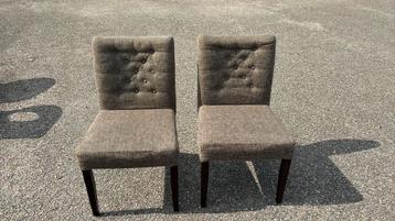 2 mooie eettafel stoelen beschikbaar voor biedingen