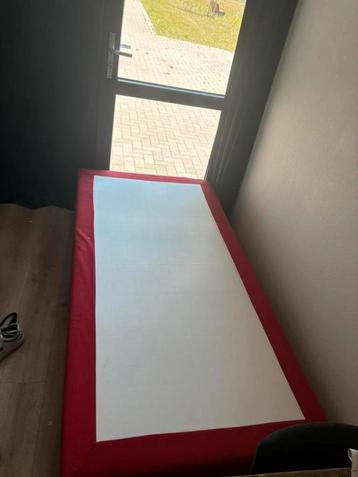 Gratis wegens ruimtegebrek een mooie boxspring