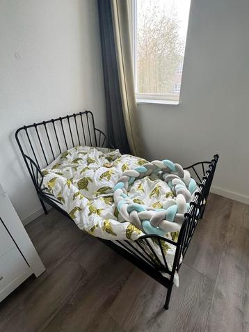 Zwart Meegroei Bedje + Matras - Ideaal voor Kinderkamer! beschikbaar voor biedingen