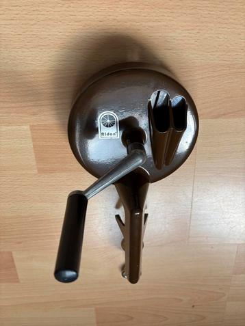 Aldon snijbonenmolen z.g.a.n. beschikbaar voor biedingen