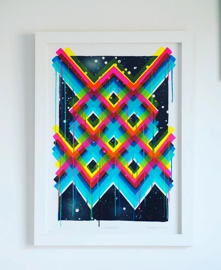 Maya Hayuk - Multiverses framed (Kaws, Banksy), Antiek en Kunst, Kunst | Litho's en Zeefdrukken, Ophalen