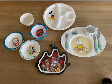 Uitverkoop diverse vintage bordjes en schaaltjes kids beschikbaar voor biedingen
