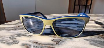 Ray-Ban Zonnebril beschikbaar voor biedingen