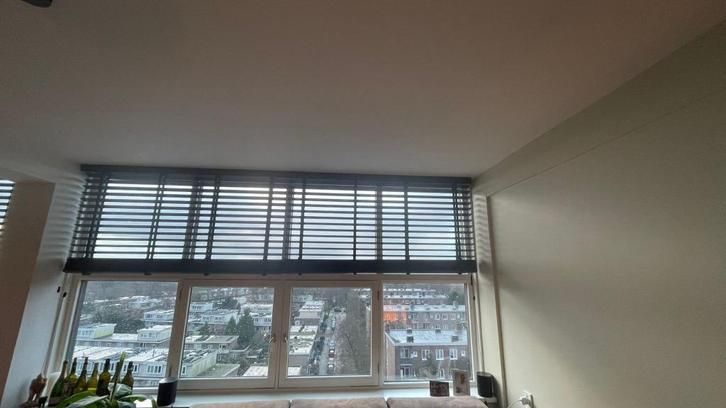 Luxe Harmony - Houten jaloezie met ladderband 63mm ZGAN, Huis en Inrichting, Stoffering | Gordijnen en Lamellen, Zo goed als nieuw