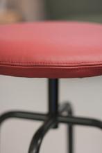 3x barkruk barstoel kruk Zipp Jess design metaal leer 60 cm, Huis en Inrichting, Ophalen, Met voetsteun, 60 tot 90 cm, Zo goed als nieuw