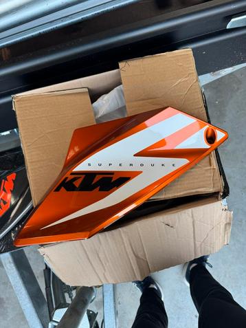 Linker tank fairring KTM 1290 Super Duke R gen 1 beschikbaar voor biedingen
