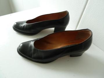 Barani zwart met lage hak mt 36,5 z.g.a.n. beschikbaar voor biedingen