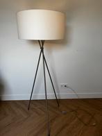 Classy witte staande lamp met rvs driepoot, Ophalen, Metaal, 150 tot 200 cm, Modern romantisch