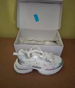Zilveren Sneakers met Bloemen - Maat 40, Ophalen of Verzenden, Nieuw, Grijs, Sneakers of Gympen