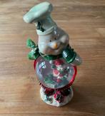Sneeuwbal snow globe in buik kerstman met koksmuts kerst, Diversen, Ophalen of Verzenden, Zo goed als nieuw