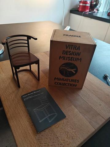 Vitra Miniatuur Stoel - Josef Hoffmann beschikbaar voor biedingen