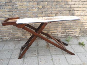 Oude Brocante Strijkplank beschikbaar voor biedingen
