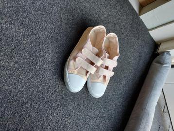 Gymschoenen maat 35 beschikbaar voor biedingen