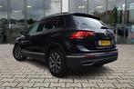 Volkswagen Tiguan 1.5 TSI Life | ACC | Trekhaak | Camera |, Auto's, Stof, 4 cilinders, Zwart, Bedrijf